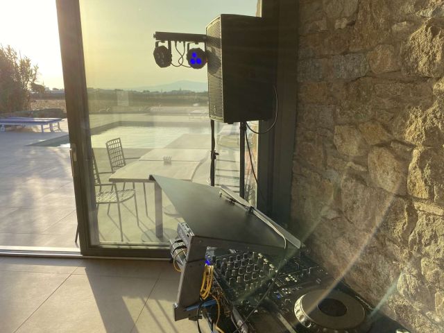villa-dj-sound-equipment-installations-mykonos