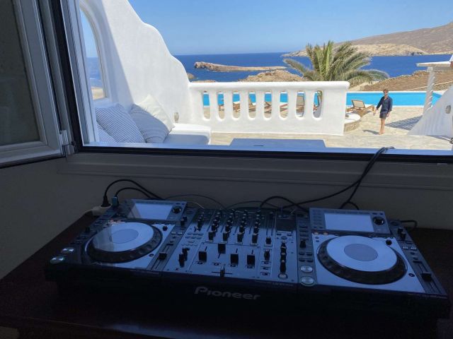 mykonos-dj-sound-equipment-installations